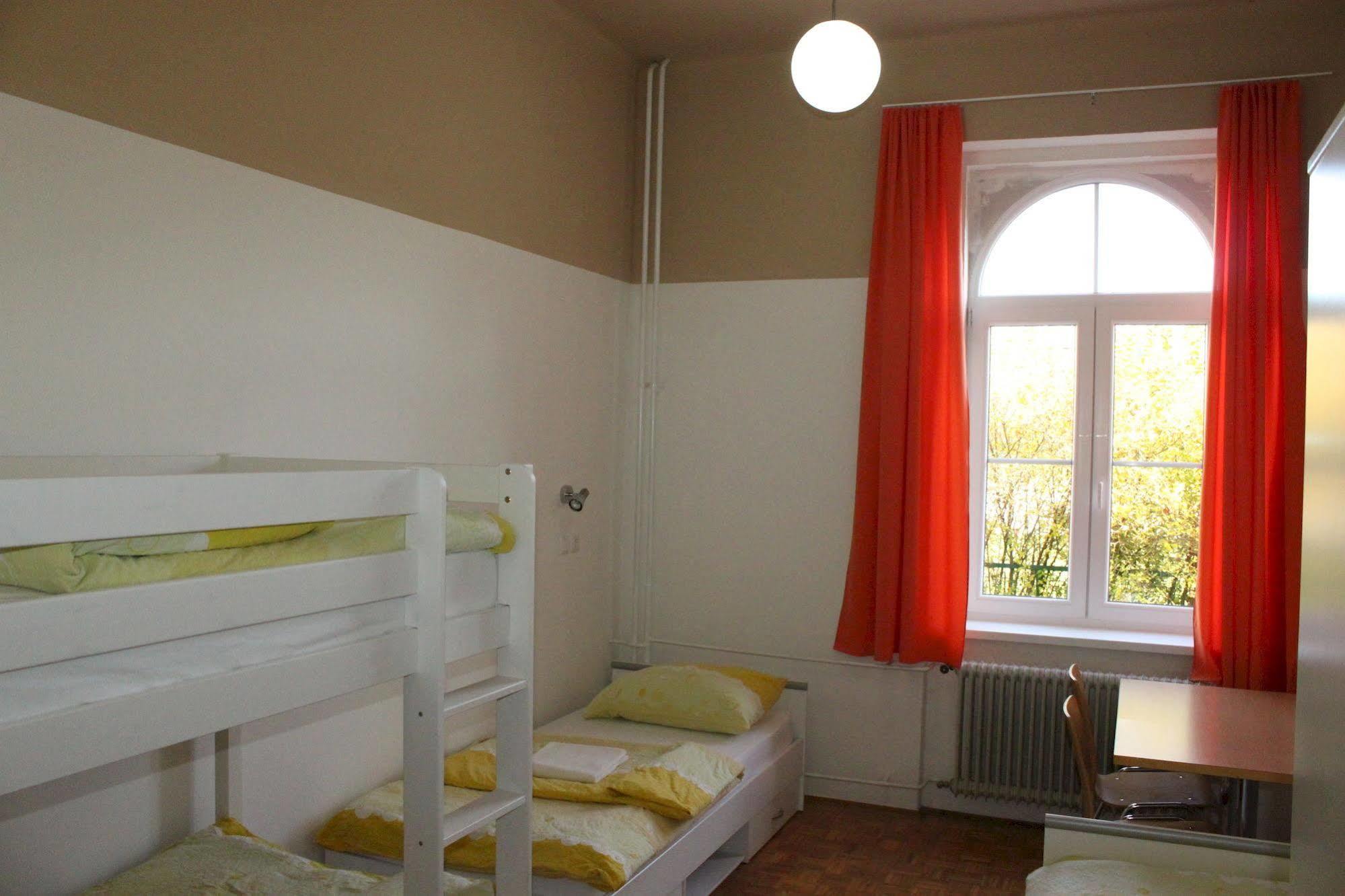 Dic Hostel *